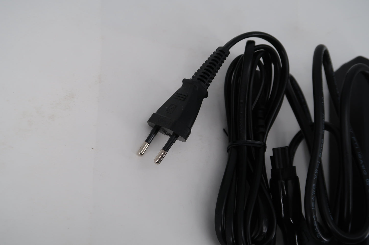 IO-47 Icom Repack BC-197-03 (European Plug) Multi-Unit Handheld Charger