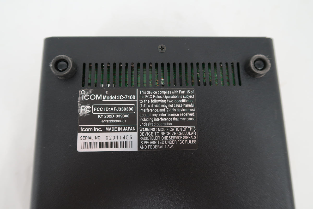U19991 AS IS Icom IC-7100 No Power on