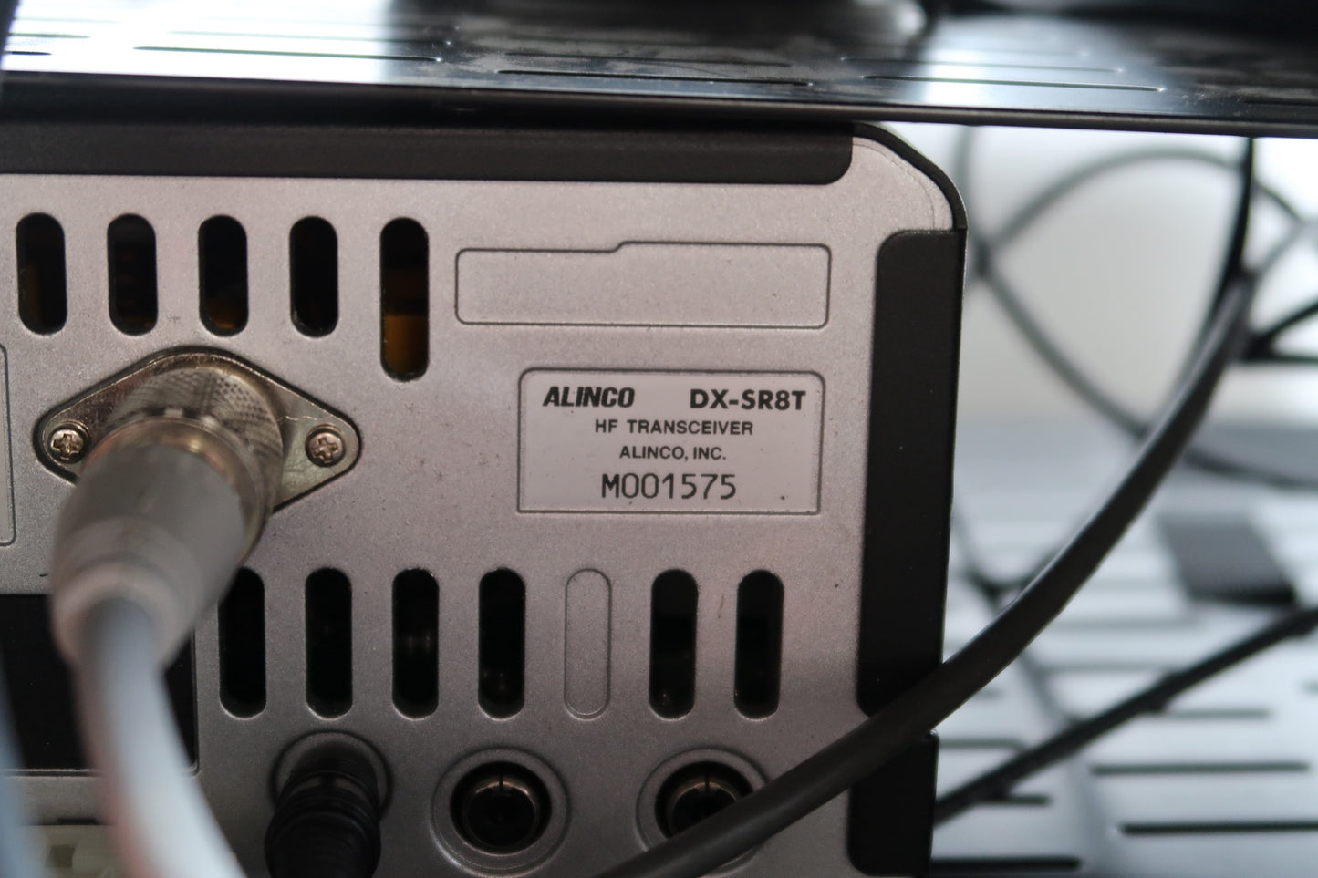 U18353 Used Alinco DX-SR8T HF Transceiver Go Kit w/ Extras
