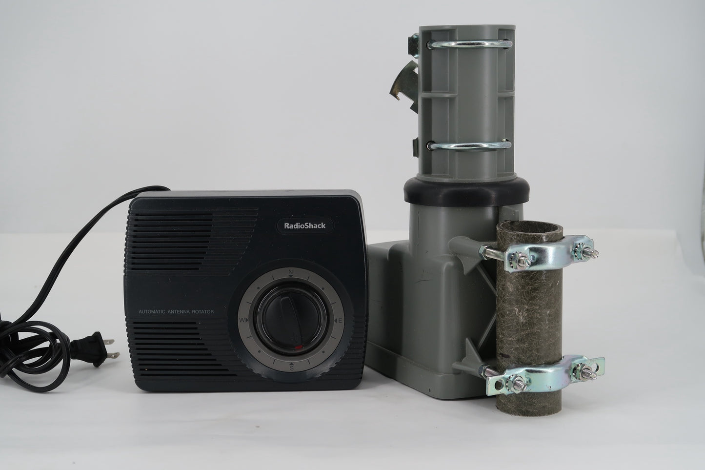 U18364 Used RadioShack Model 15-1245 Antenna Rotator & Controller w/ Cable