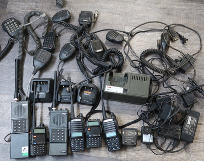 U18582 AS IS Miscellaneous Handheld Transceiver & Accessory Lot Estate Deal
