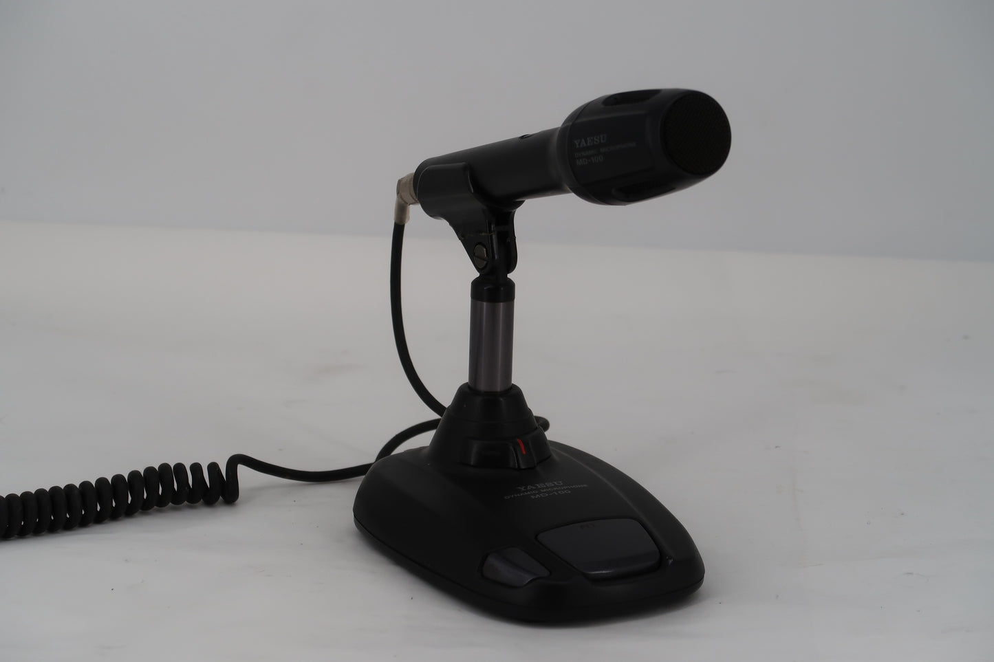 U18605 Used Yaesu MD-100 Dynamic Desk Microphone