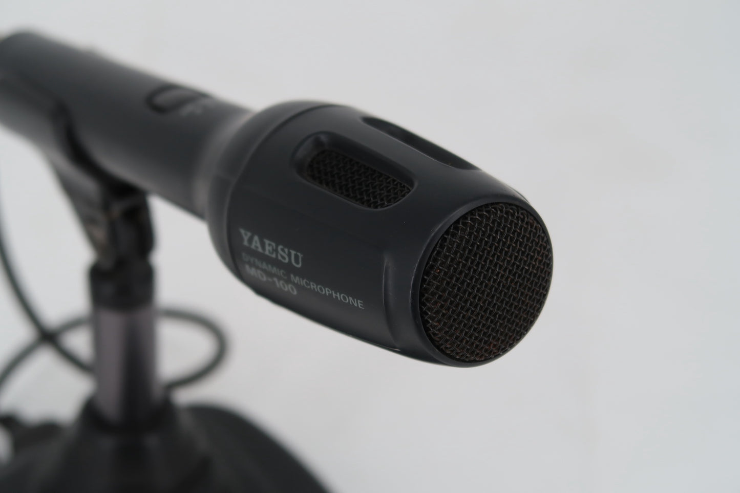 U18605 Used Yaesu MD-100 Dynamic Desk Microphone