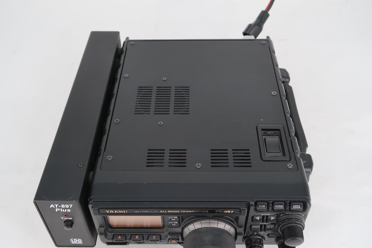 U18733 Used Yaesu FT-897 HF/VHF/UHF All-Mode Transceiver w/ LDG AT-897 & MANY EXTRAS