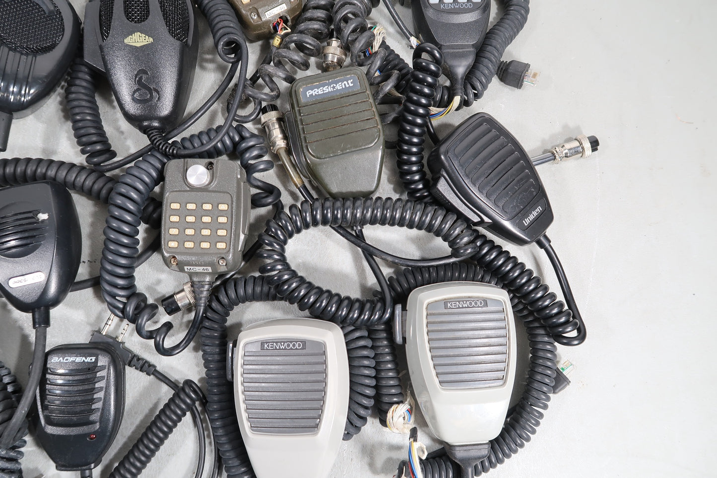 U19110 AS IS Untested LARGE Ham CB Radio Handheld Microphone Lot w/ Various Brands & Models