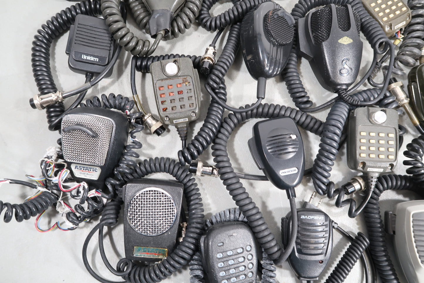 U19110 AS IS Untested LARGE Ham CB Radio Handheld Microphone Lot w/ Various Brands & Models