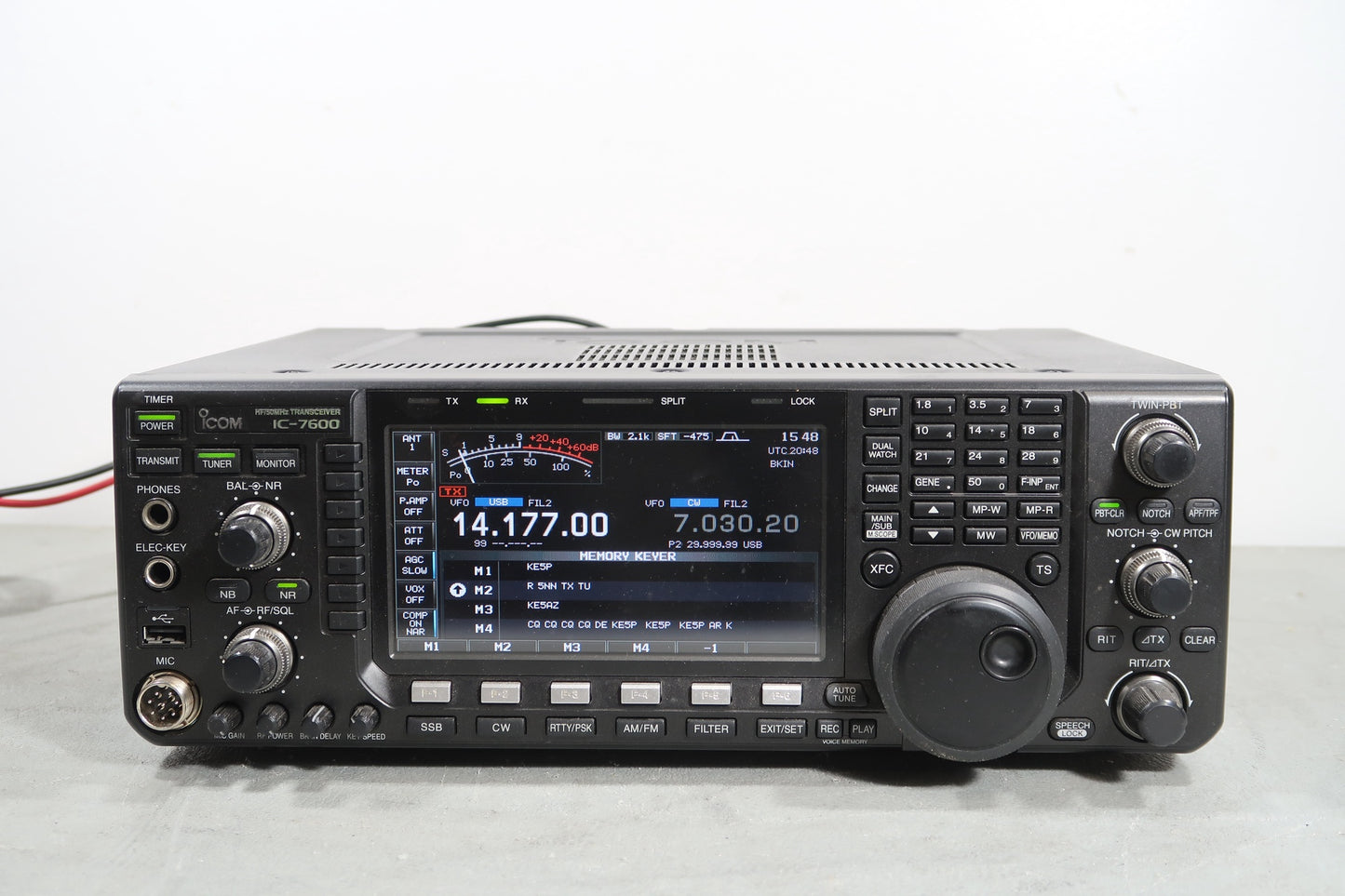 U19133 Used ICOM IC-7600 Amateur HF/ 50MHz Transceiver w/ New Mic & Power Cord