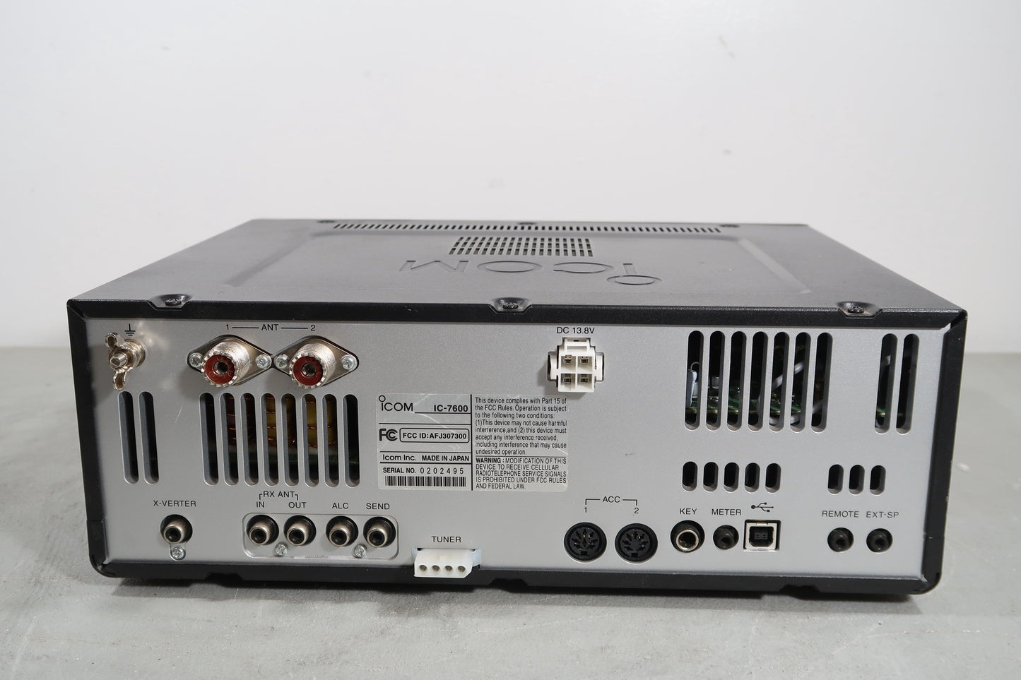 U19133 Used ICOM IC-7600 Amateur HF/ 50MHz Transceiver w/ New Mic & Power Cord