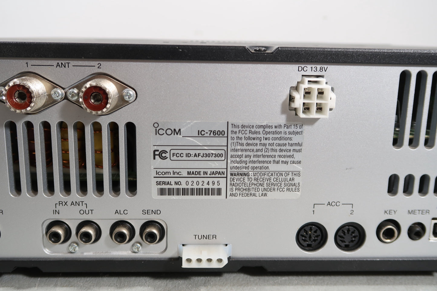 U19133 Used ICOM IC-7600 Amateur HF/ 50MHz Transceiver w/ New Mic & Power Cord