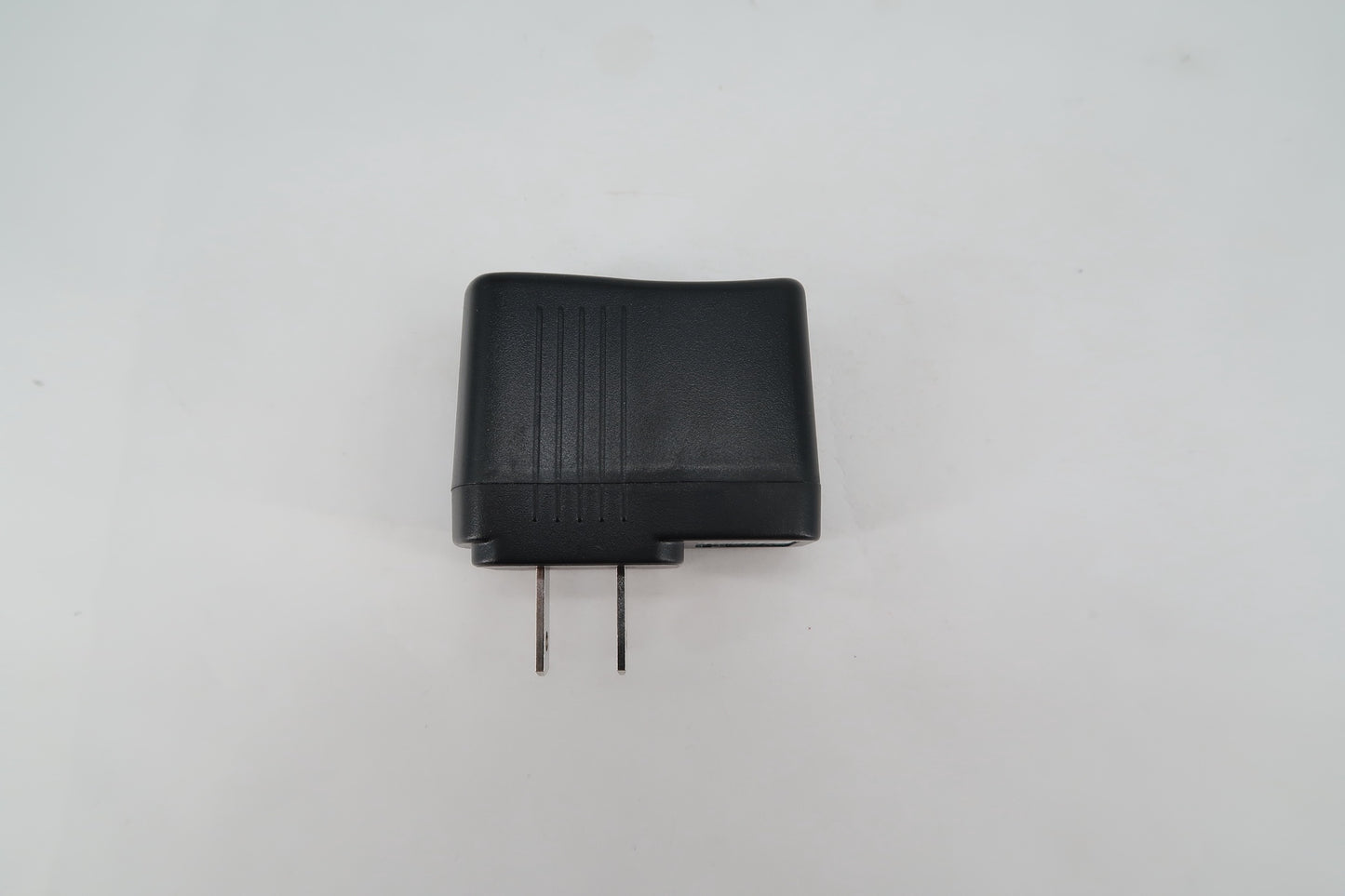 IO-96 Icom Overstock IAS BC-RHADPTR 100-240V Charger Adapter for IAS OPC-RHUSB