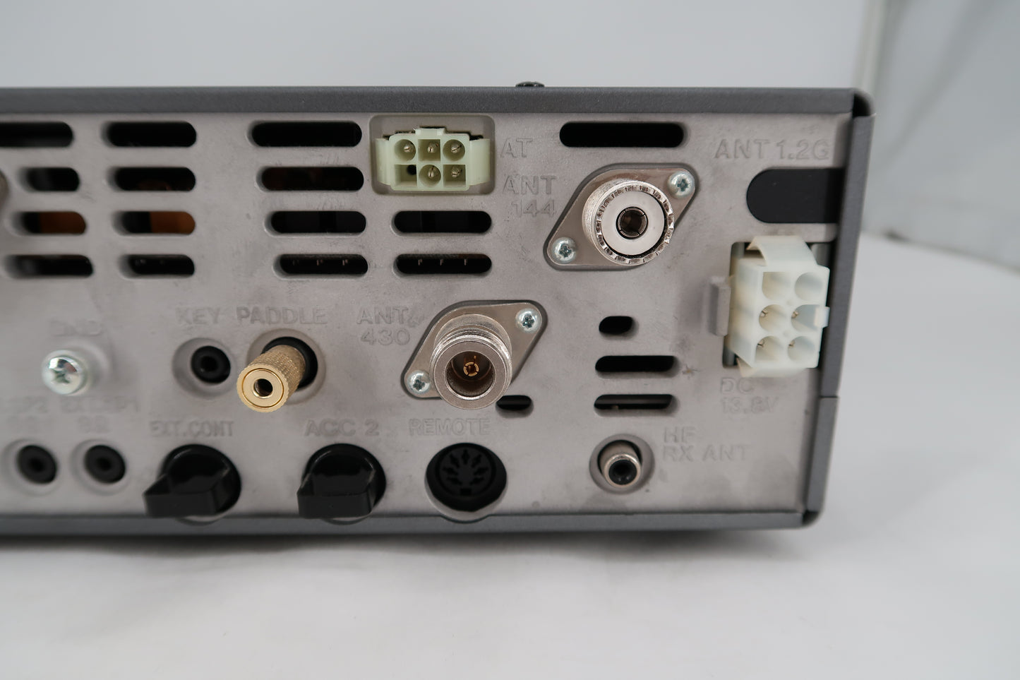 U19981 Used Kenwood TS-2000 All-Mode Multi-Band Transceiver