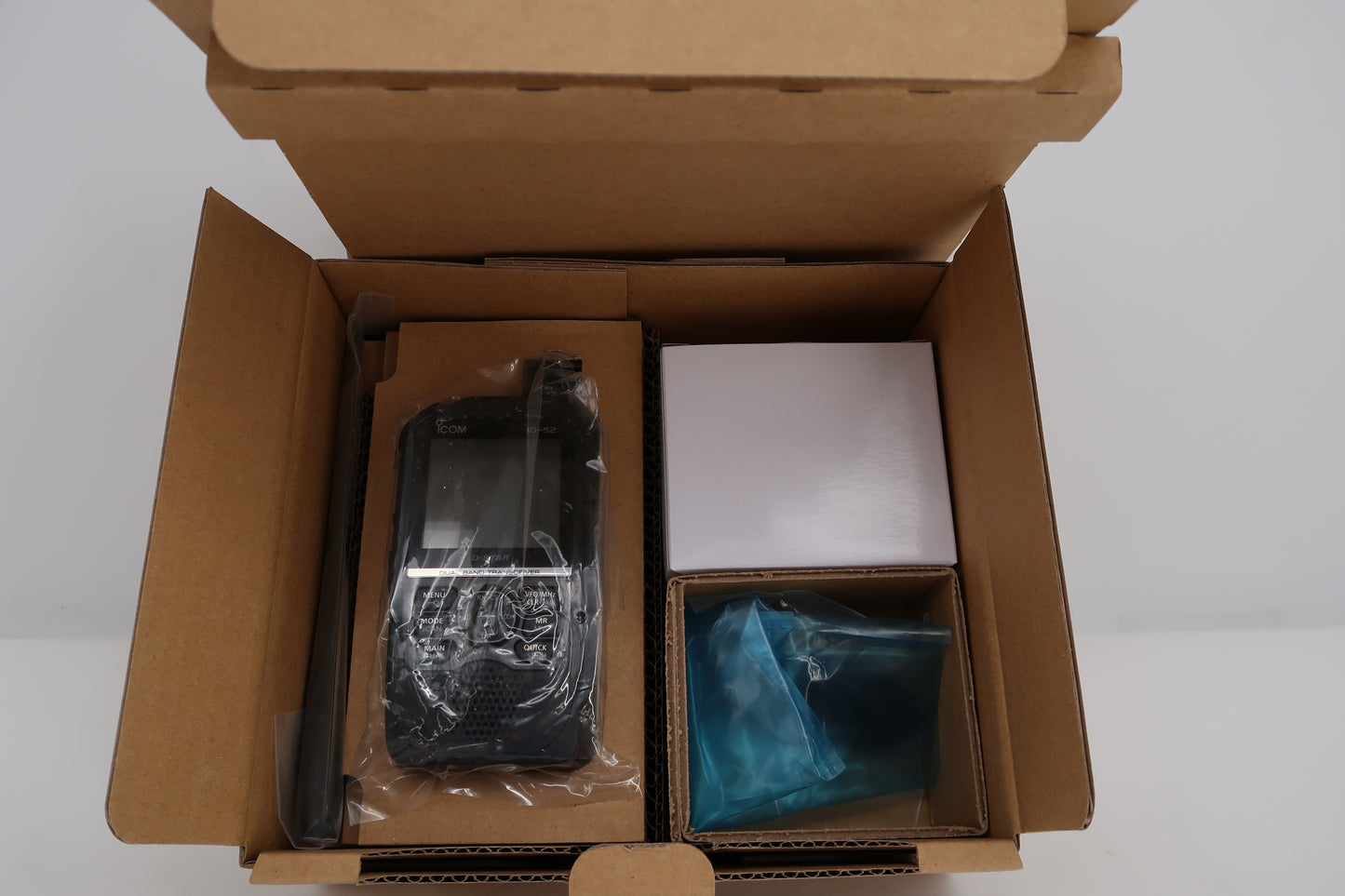U19997 Used ICOM ID-52A VHF/UHF Digital Handheld Transceiver