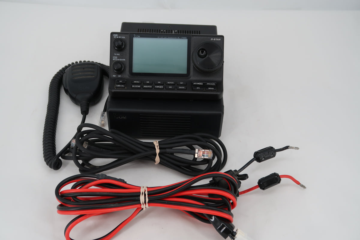 U19991 AS IS Icom IC-7100 No Power on