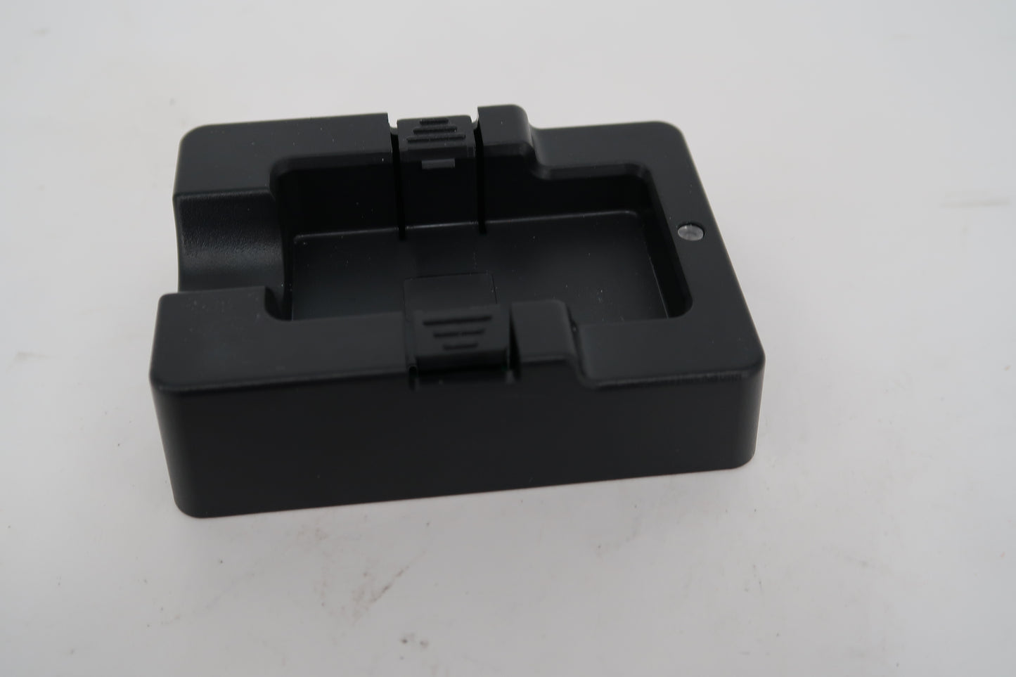 U20017 Used Uniden External Battery Charger EBC100 for SDS100