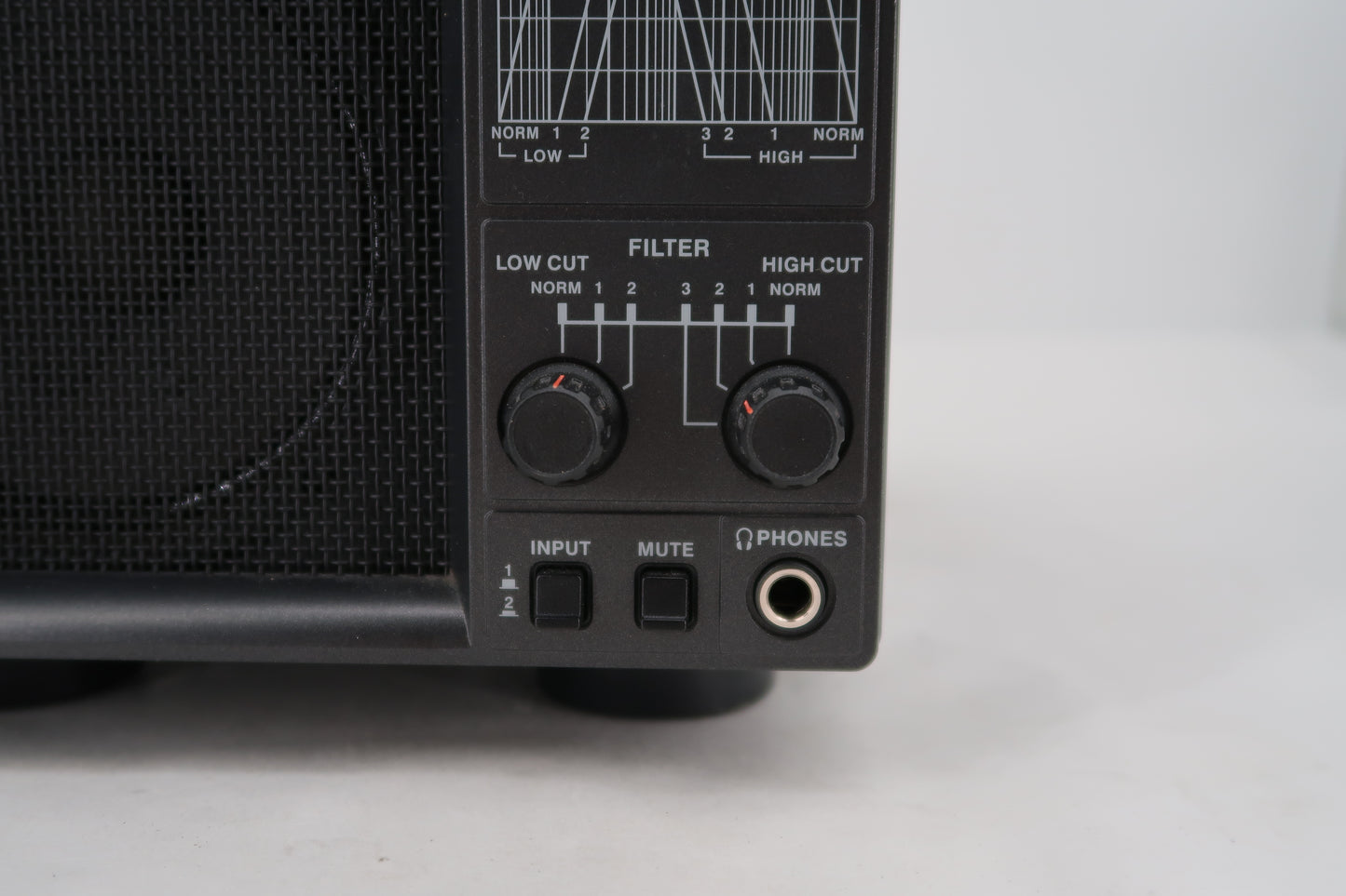 U20027 Used Yaesu SP-2000 Desktop Speaker with Built-In Audio Filter