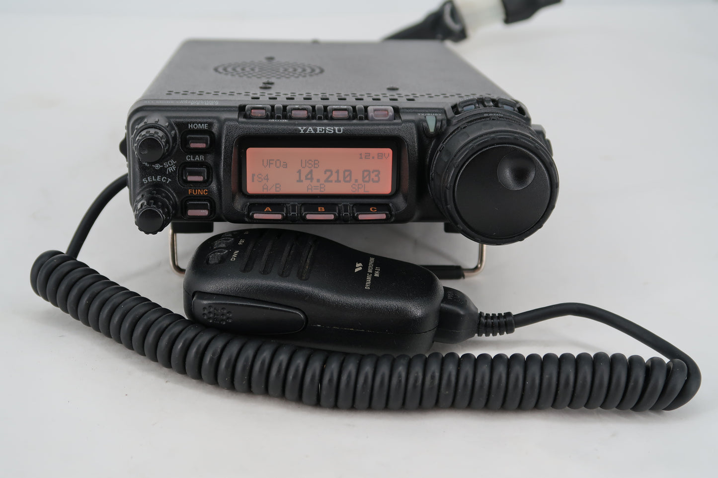 U20032 Used Yaesu FT-857D HF/VHF/UHF All-Mode Transceiver with Extras