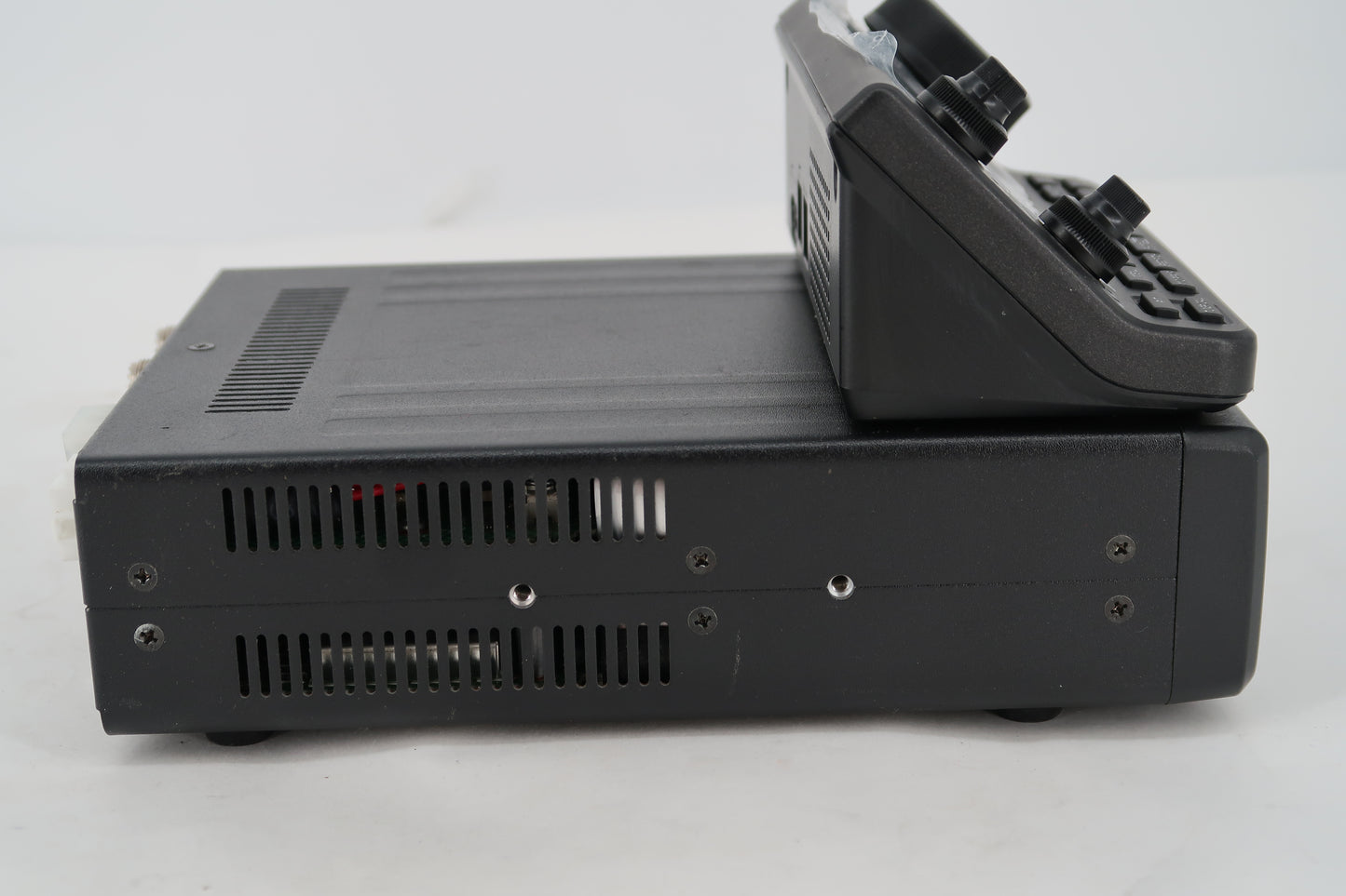 U20040 Icom IC-7100 HF/VHF/UHF D-STAR All-Mode Transceiver