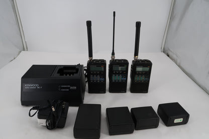 U20058 AS-IS Lot of 3 Kenwood Handheld Transceivers + Batteries + Charger