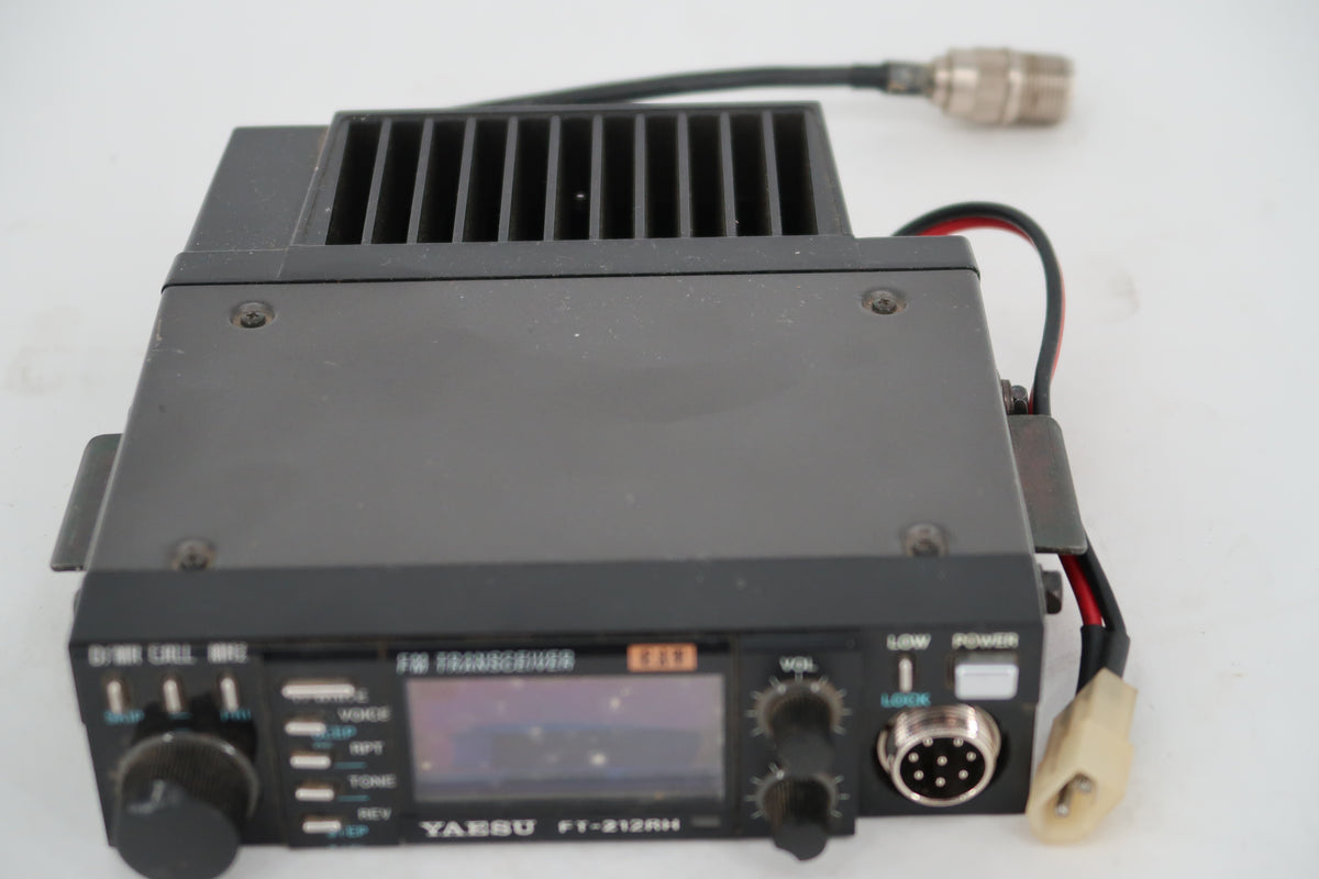 U20074 AS-IS Yaesu FT-212RH 2M FM Mobile Transceiver