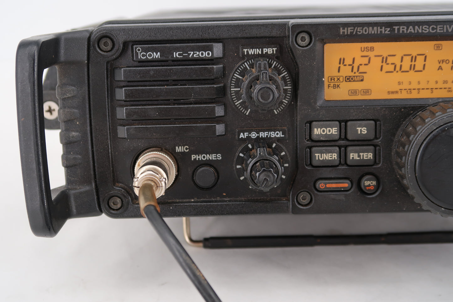 U20092 Used Icom IC-7200 HF/50MHz Transceiver w/ Handset Mic & Accessories (Fair/Smoker Environment)