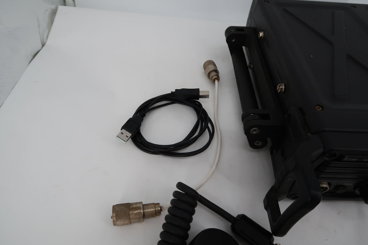 U20092 Used Icom IC-7200 HF/50MHz Transceiver w/ Handset Mic & Accessories (Fair/Smoker Environment)