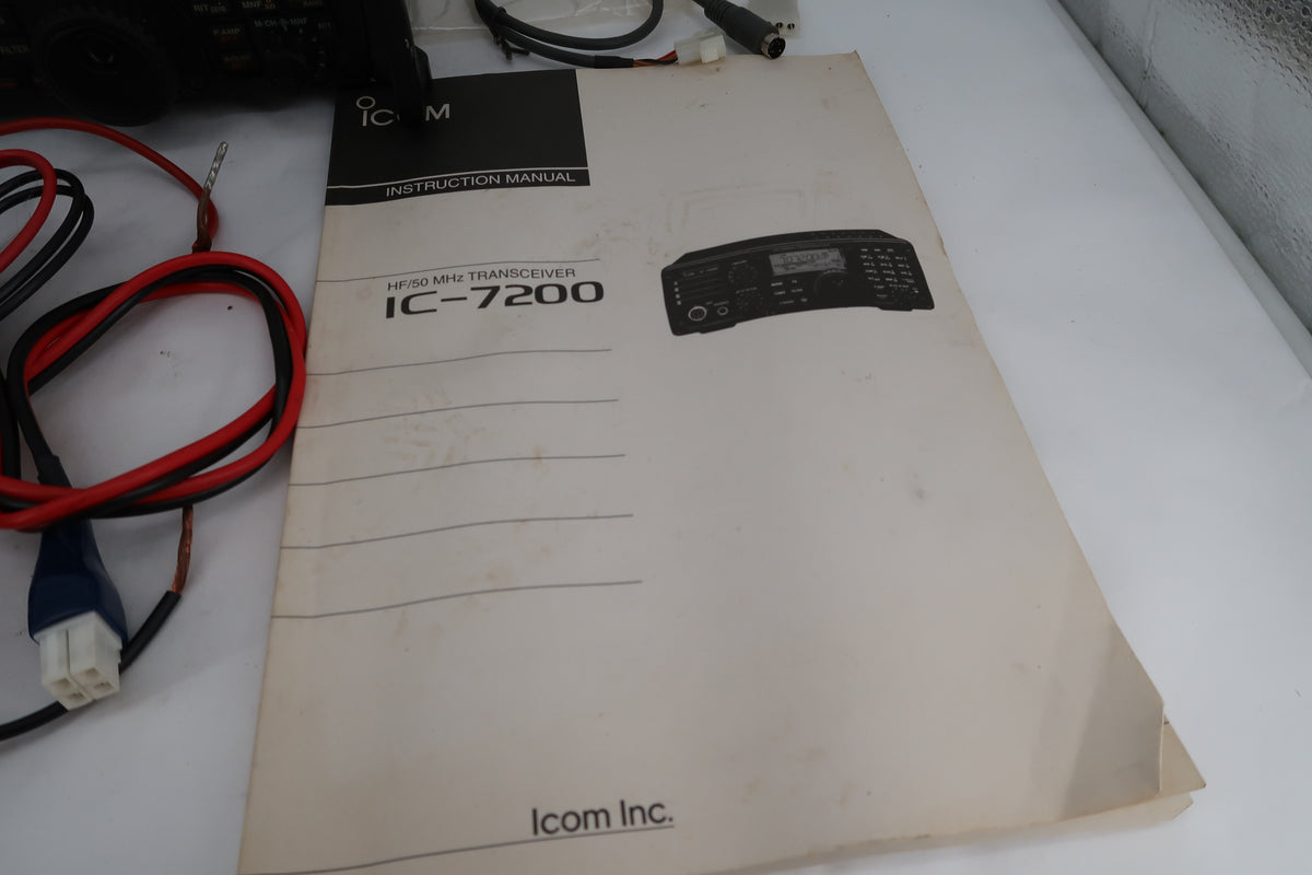 U20092 Used Icom IC-7200 HF/50MHz Transceiver w/ Handset Mic & Accessories (Fair/Smoker Environment)