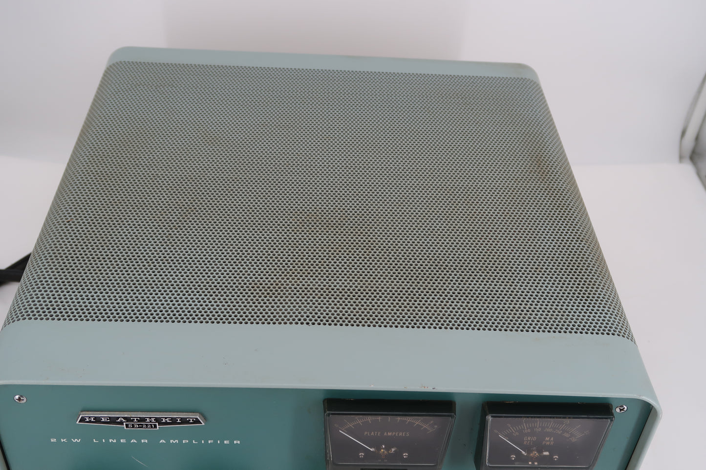 U20106 Used Heathkit SB-221 2KW Linear Amplifier with weak Tubes