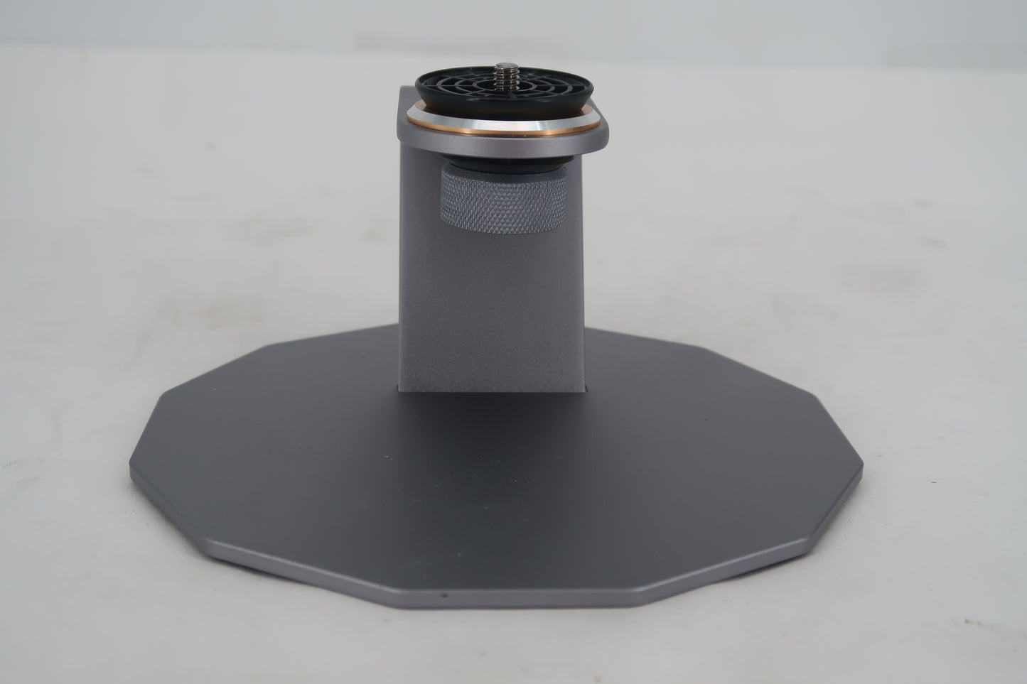 U20108 Used Nebula Desk Stand & 3D Printed Cage for Icom IC-705