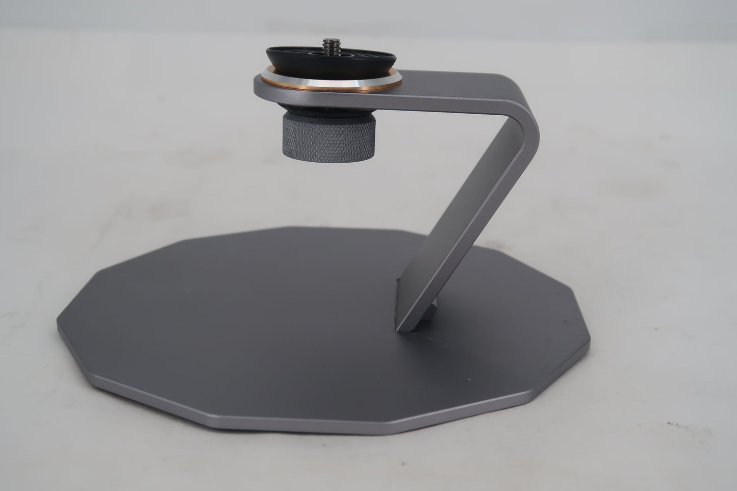 U20108 Used Nebula Desk Stand & 3D Printed Cage for Icom IC-705