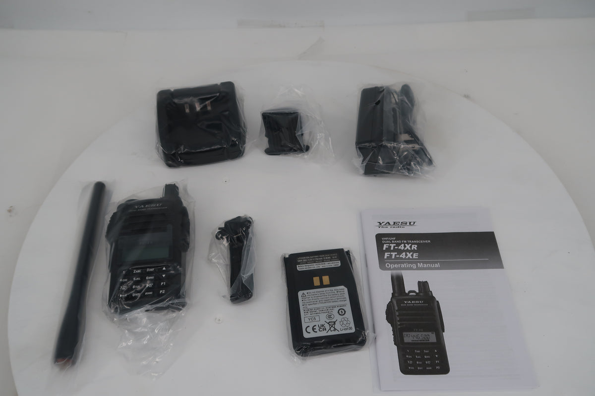 U20133 Never Used Yaesu FT-4X VHF/UHF Dual Band FM Transceiver