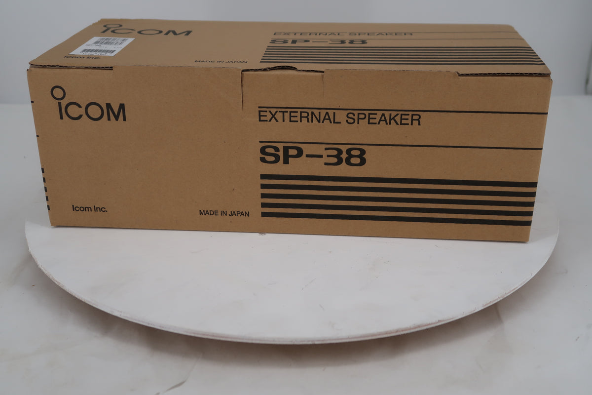 U20155 Used Icom SP-38 External Desk Speaker with Dust Cover
