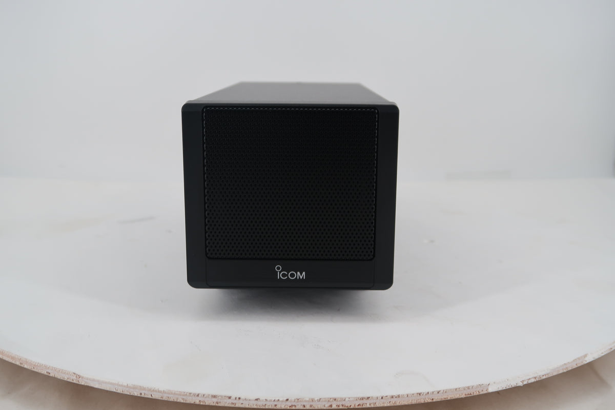 U20155 Used Icom SP-38 External Desk Speaker with Dust Cover