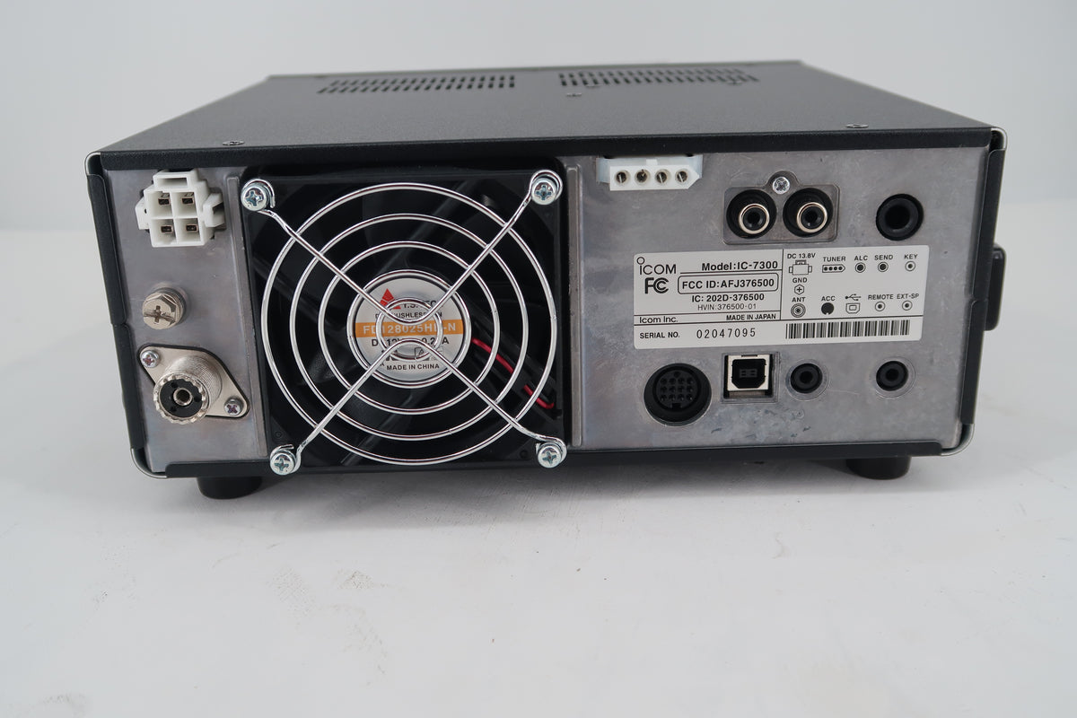 U20156 Used Icom IC-7300 HF/50MHz Transceiver with extras