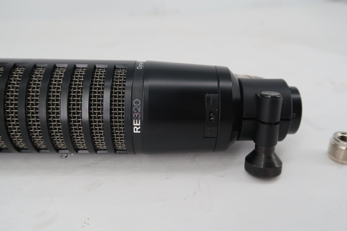 U20162 Used Electrovoice RE320 Variable‑D dynamic Vocal & Instrument Microphone in Carrying Case