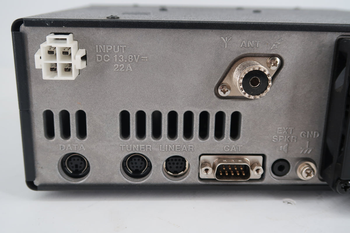 U20167 Yaesu FT-450D HF/50MHz All-Mode Transceiver