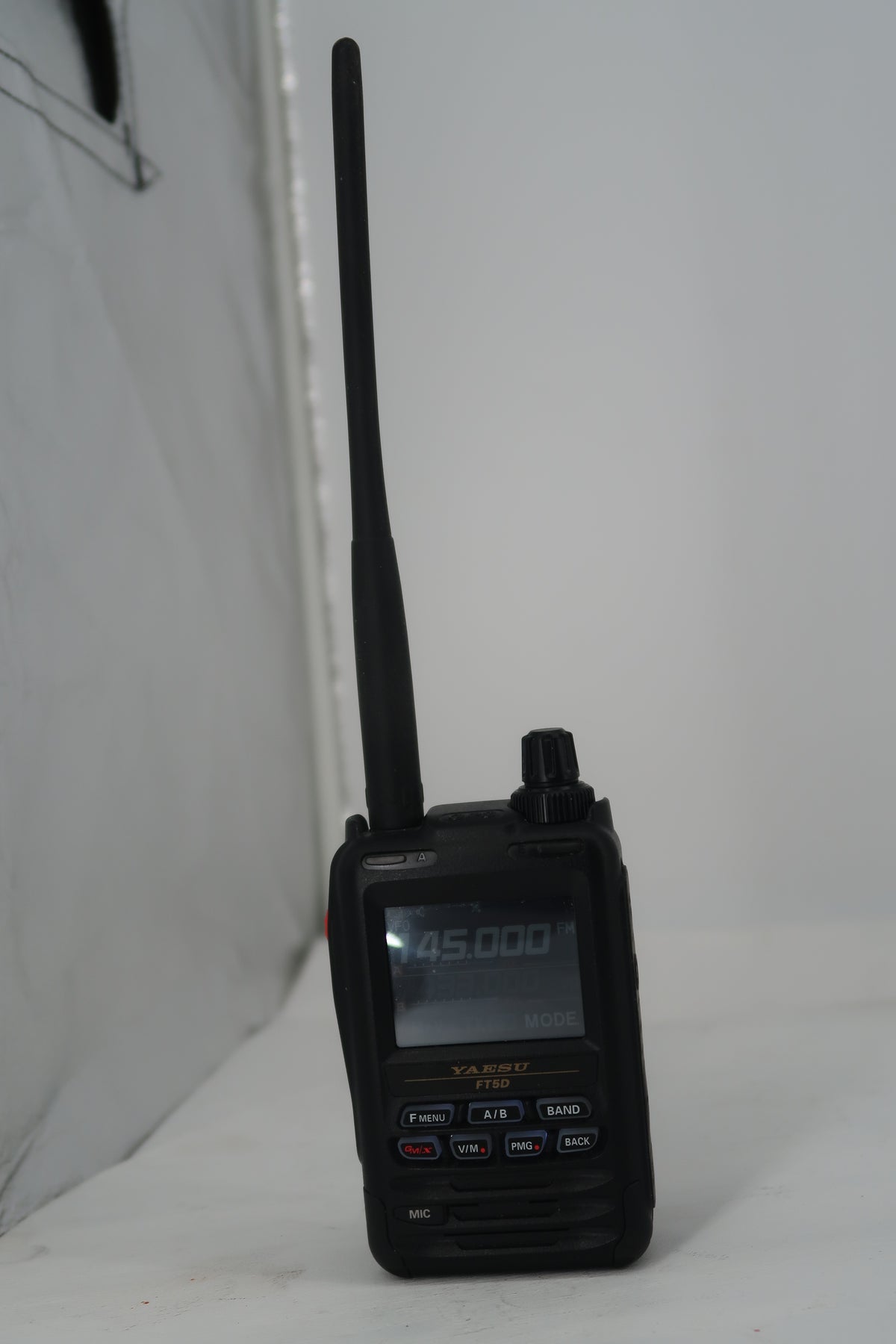 U20187 Used Yaesu FT5DR C4FM/FM 144/430MHz Dual Band Digital Handheld Transceiver