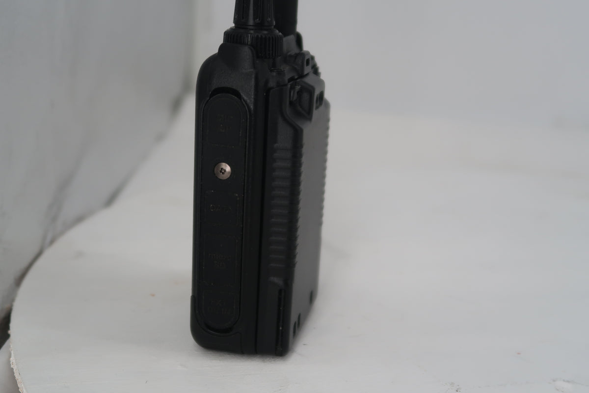 U20187 Used Yaesu FT5DR C4FM/FM 144/430MHz Dual Band Digital Handheld Transceiver