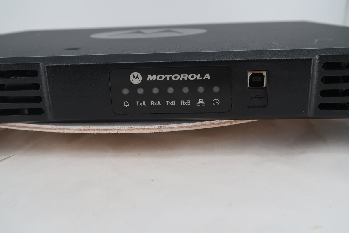 U20200 Used Motorola SLR5700 MOTOTRBO UHF Repeater Model#AAR10QCGANQ1AN