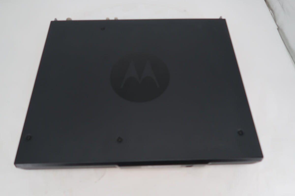 U20200 Used Motorola SLR5700 MOTOTRBO UHF Repeater Model#AAR10QCGANQ1AN
