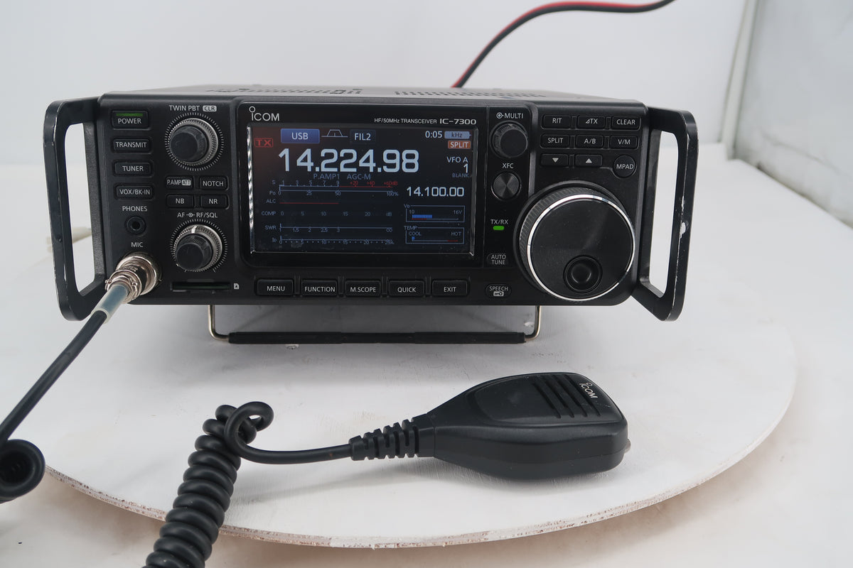 U20201 Used Icom IC-7300 HF/50MHz Transceiver w/Carry Handles