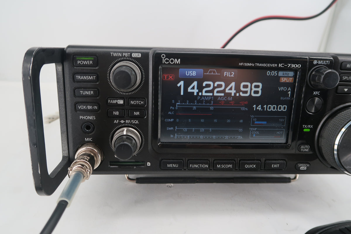 U20201 Used Icom IC-7300 HF/50MHz Transceiver w/Carry Handles