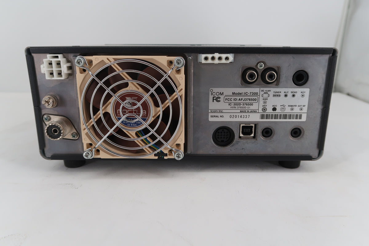U20201 Used Icom IC-7300 HF/50MHz Transceiver w/Carry Handles