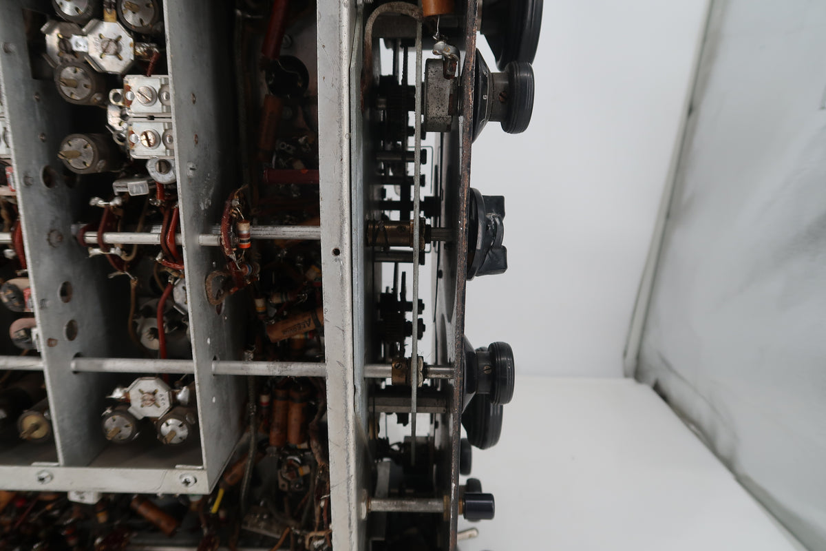 U20202 AS-IS Hallicrafters Super SkyRider Model SX-28 Receiver
