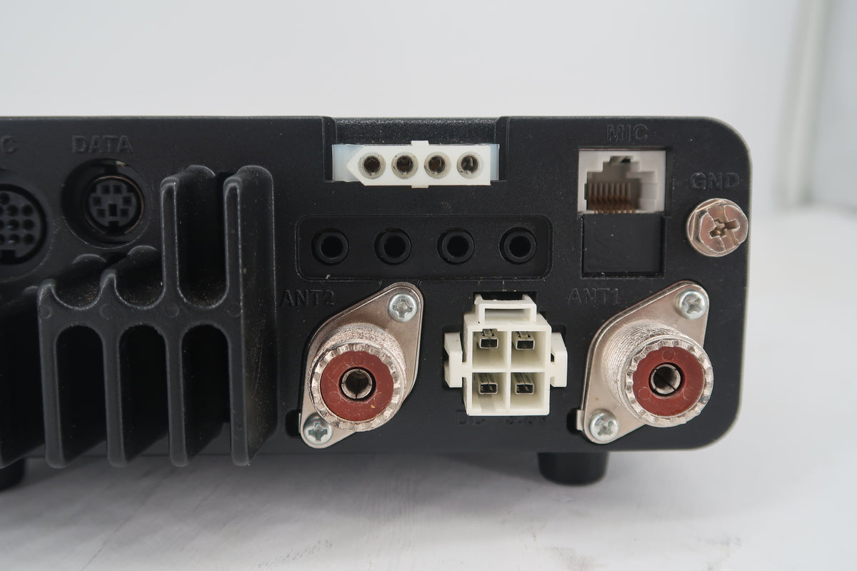 U20208 Used Icom IC-7000 HF/VHF/UHF All-Mode Transceiver