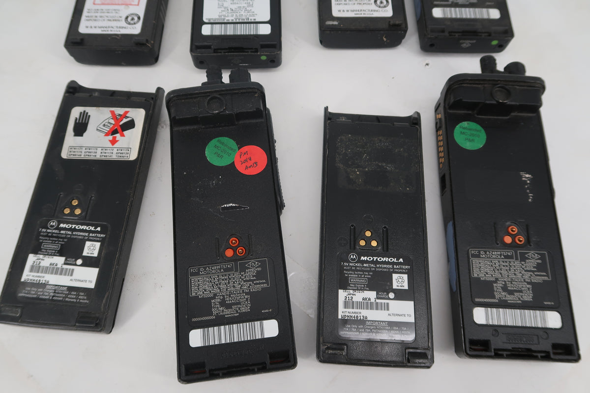 U20209 AS-IS Motorola MTS 2000 Flashport Handie-Talkie FM Radio Lot of 9 Model-H01UCH6PW1BN