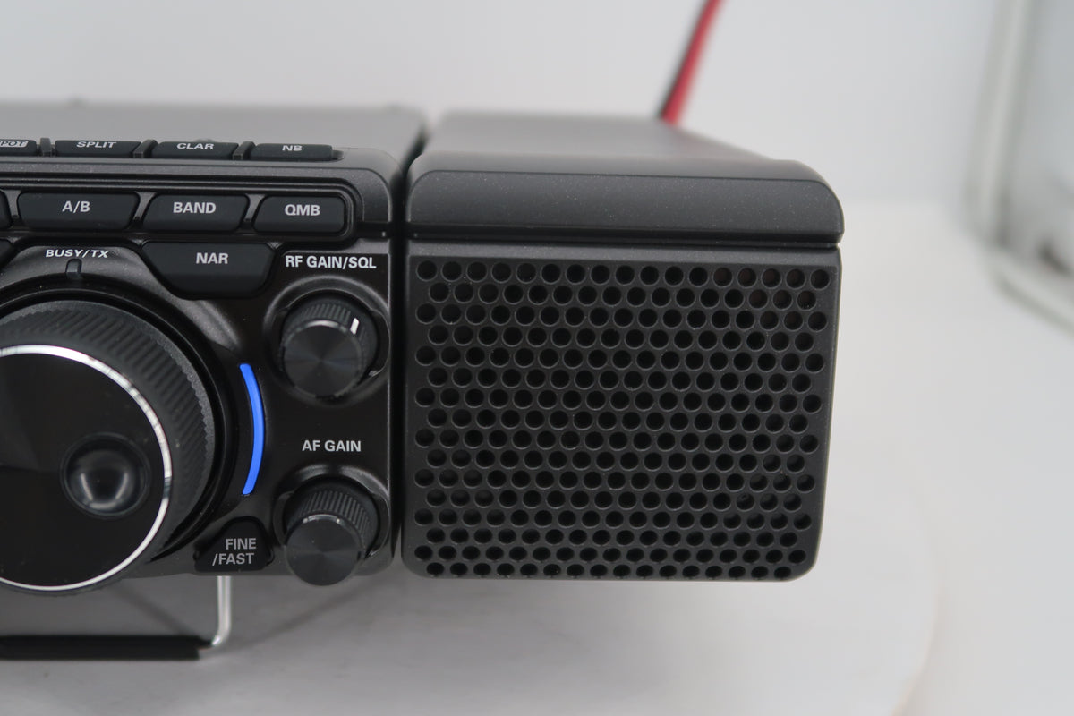 U20261 Used Yaesu FT-710 AESS HF/50MHz Transceiver w/SP-40 External Speaker