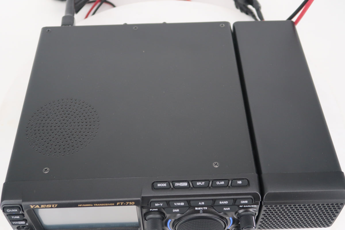 U20261 Used Yaesu FT-710 AESS HF/50MHz Transceiver w/SP-40 External Speaker