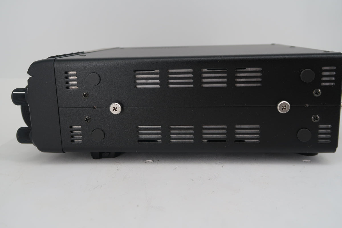 U20261 Used Yaesu FT-710 AESS HF/50MHz Transceiver w/SP-40 External Speaker