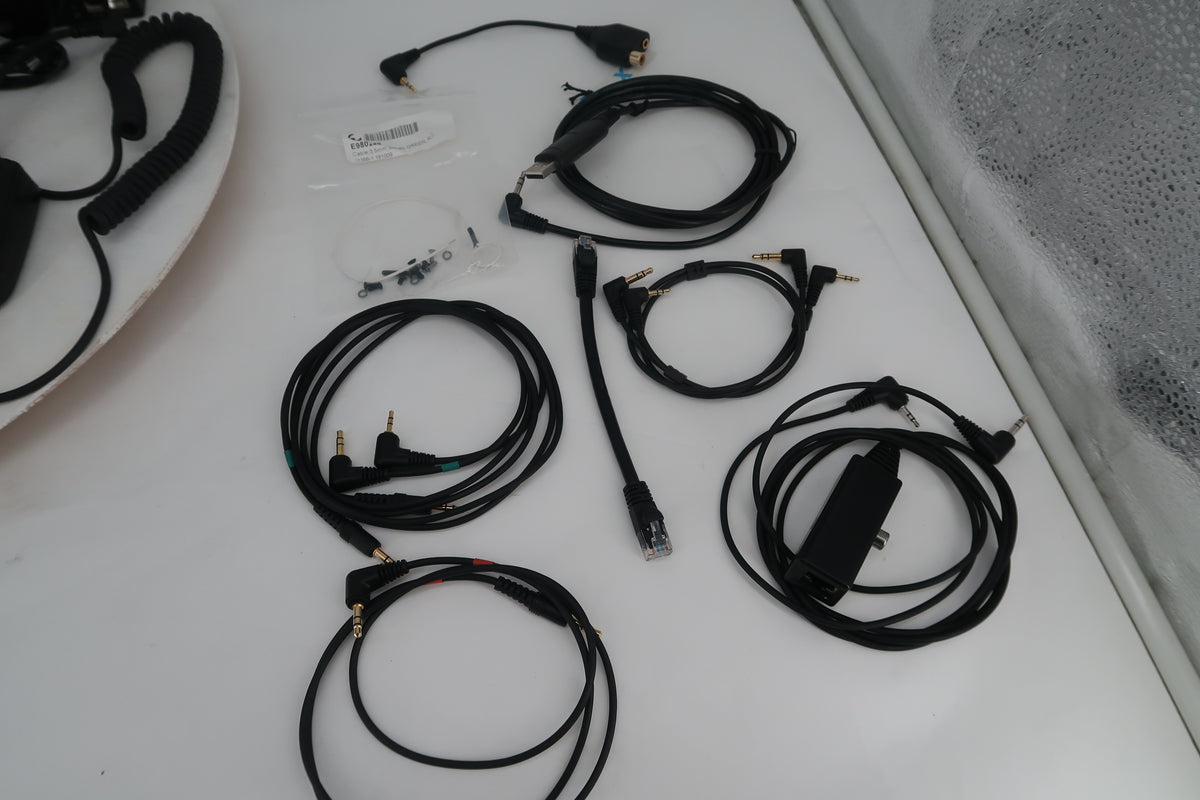 U20323 Used Elecraft KX3 HF/50MHz All-Mode 10W Transceiver & PX3 Panadapter in Elecraft Carrying Case