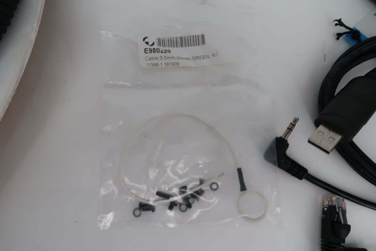 U20323 Used Elecraft KX3 HF/50MHz All-Mode 10W Transceiver & PX3 Panadapter in Elecraft Carrying Case